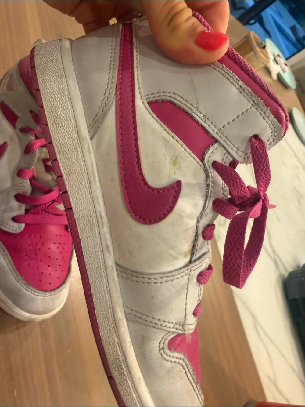 Nike Jordan 1 Mid Kids High-Top Sneakers in Hot Pink and White